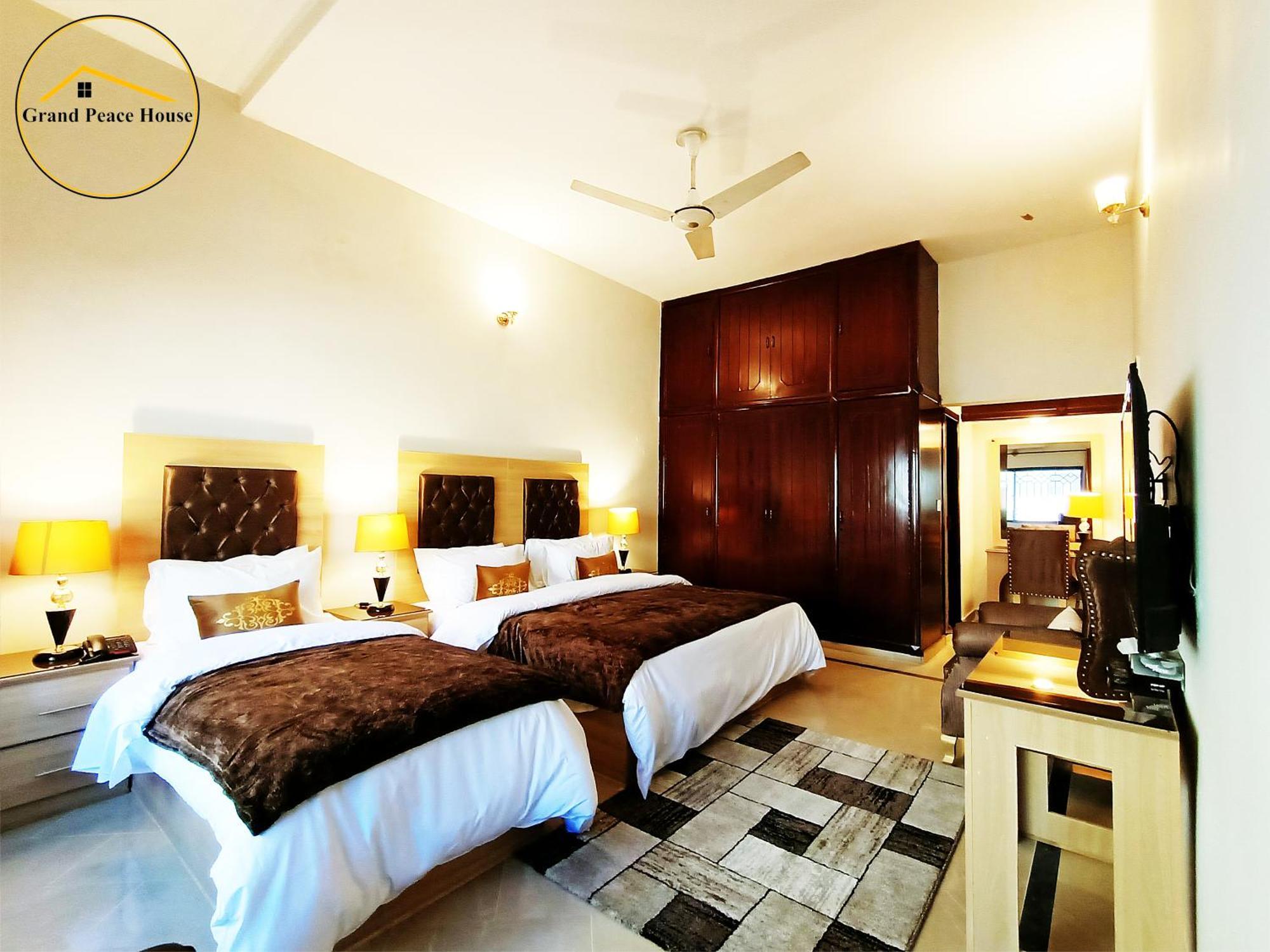 Grand Peace House I Bed and Breakfast Islamabad Buitenkant foto