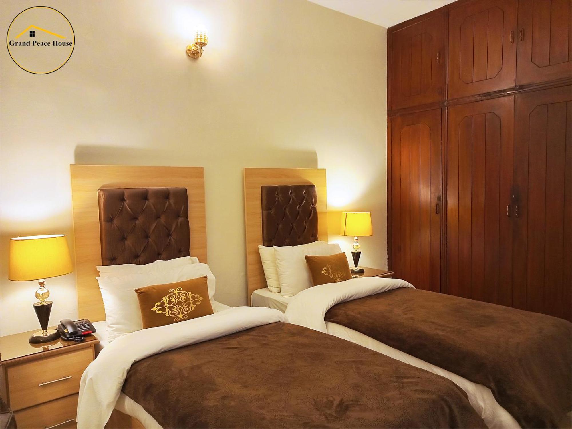 Grand Peace House I Bed and Breakfast Islamabad Buitenkant foto